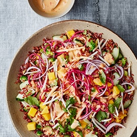 Thaise rode rijst salade met citrus vinaigrette  (traiteurs)